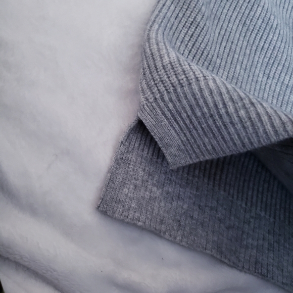 Ann Taylor Woman’s Gray Chunky Knit Lace up neckline sweater soft and cozy - Picture 5 of 9